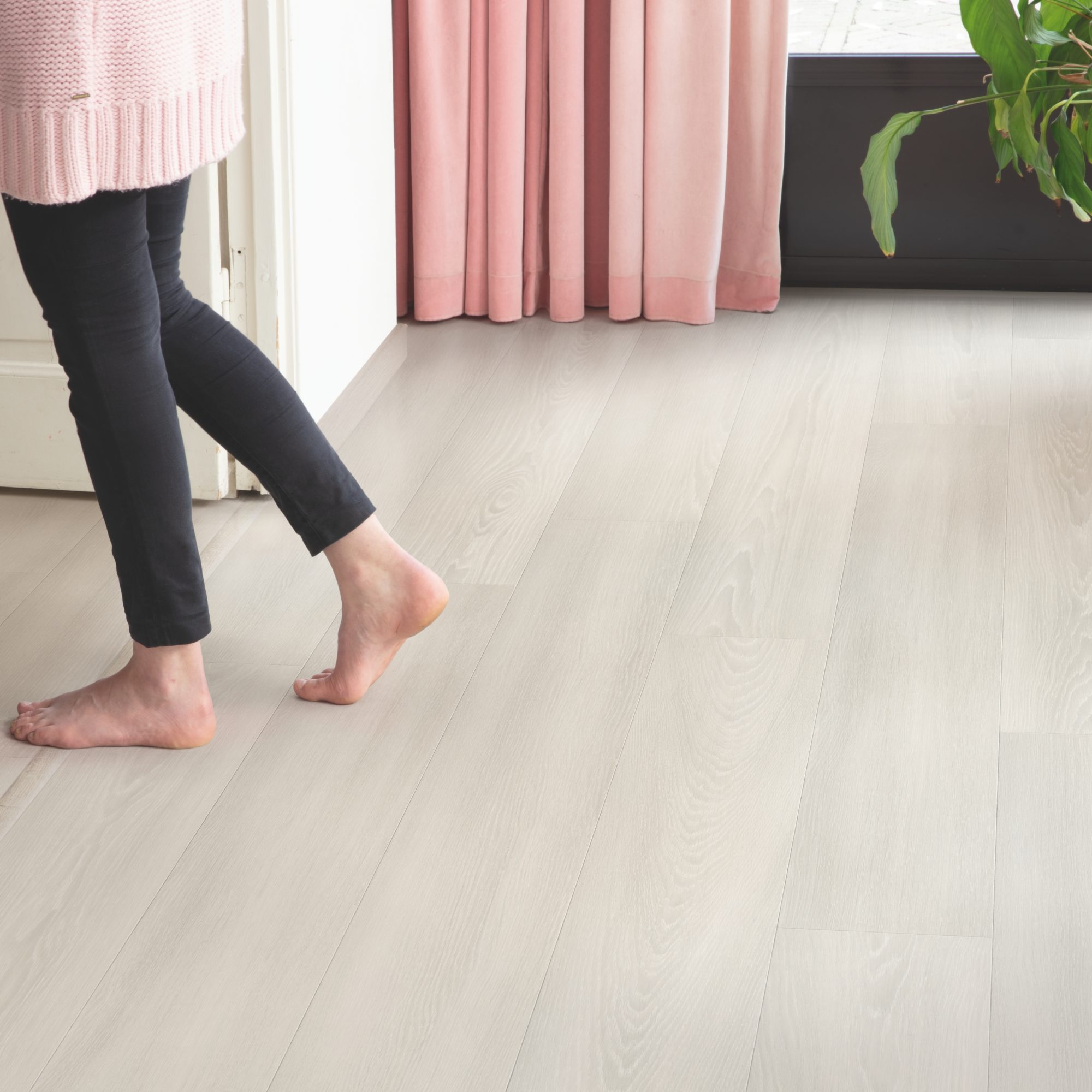 Capture Brushed Oak Dark Brown