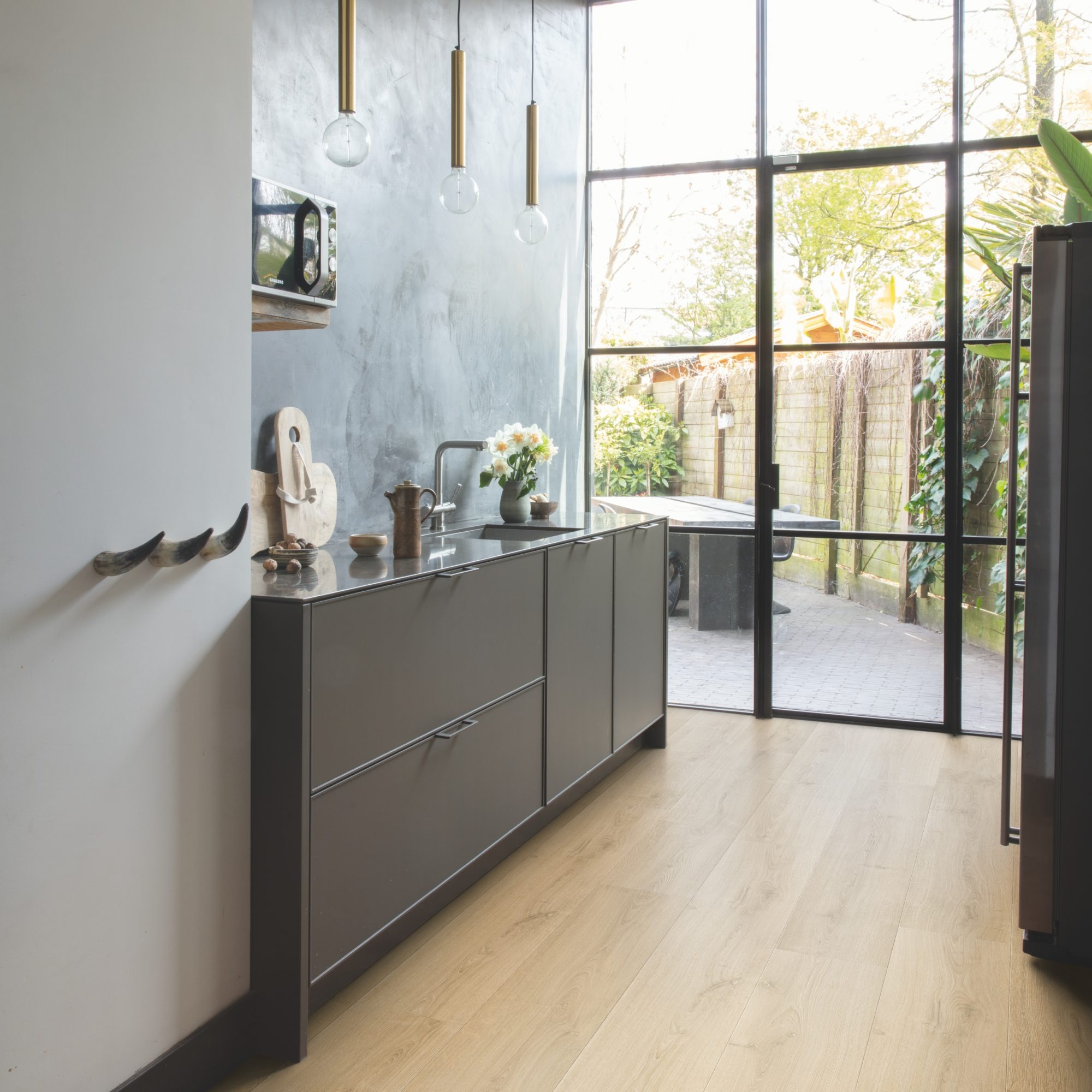 Capture Brushed Oak Taupe